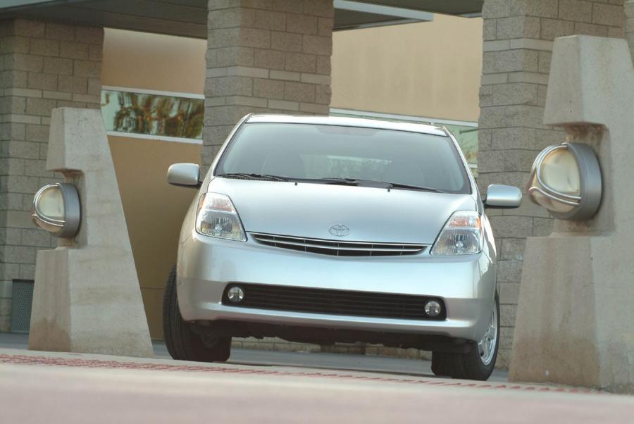  Toyota Prius 2004 года  (фото 36 из 48)